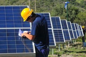 Solar Pro de visita en parque solar Terrazas del Portezuelo en la provincia de San Luis